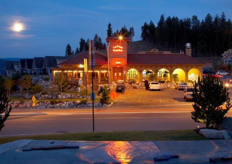 Jasmine Cottage Kelowna Exterior photo